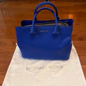 Michael kors. Used-like new purse